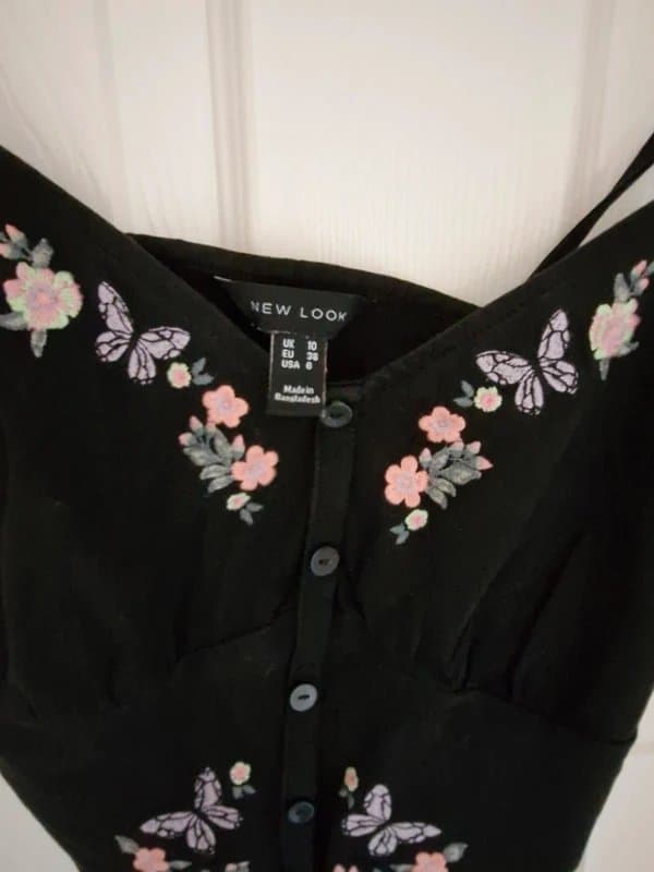 New Look Embroidered top