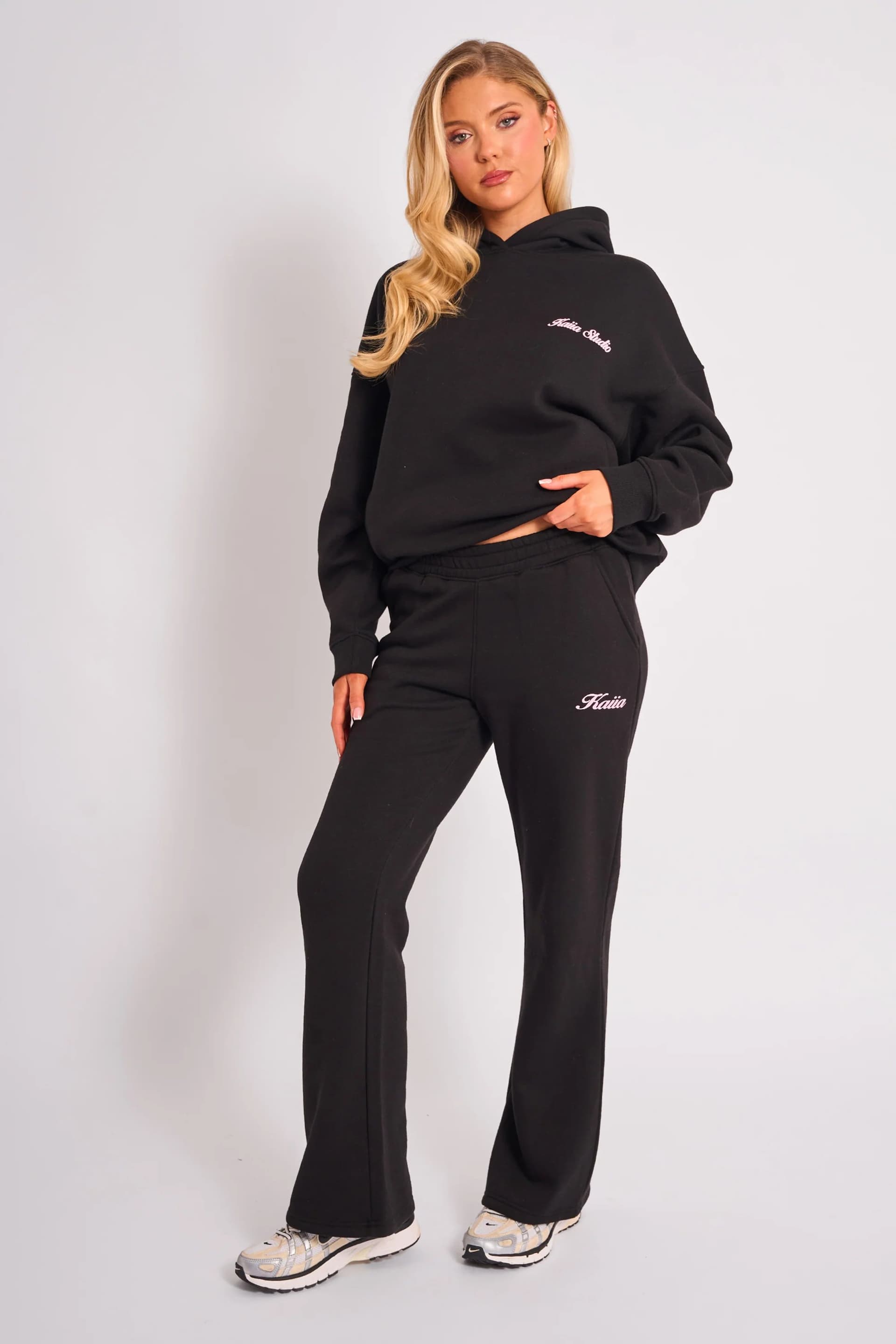Kaiia Kaiia Script Wide Leg Joggers Black & Pink