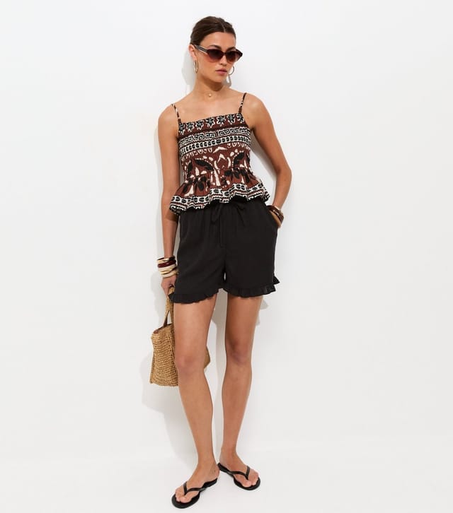 New Look Women's Black Drawstring Waist Ruffle Trim Shorts New Look - 3