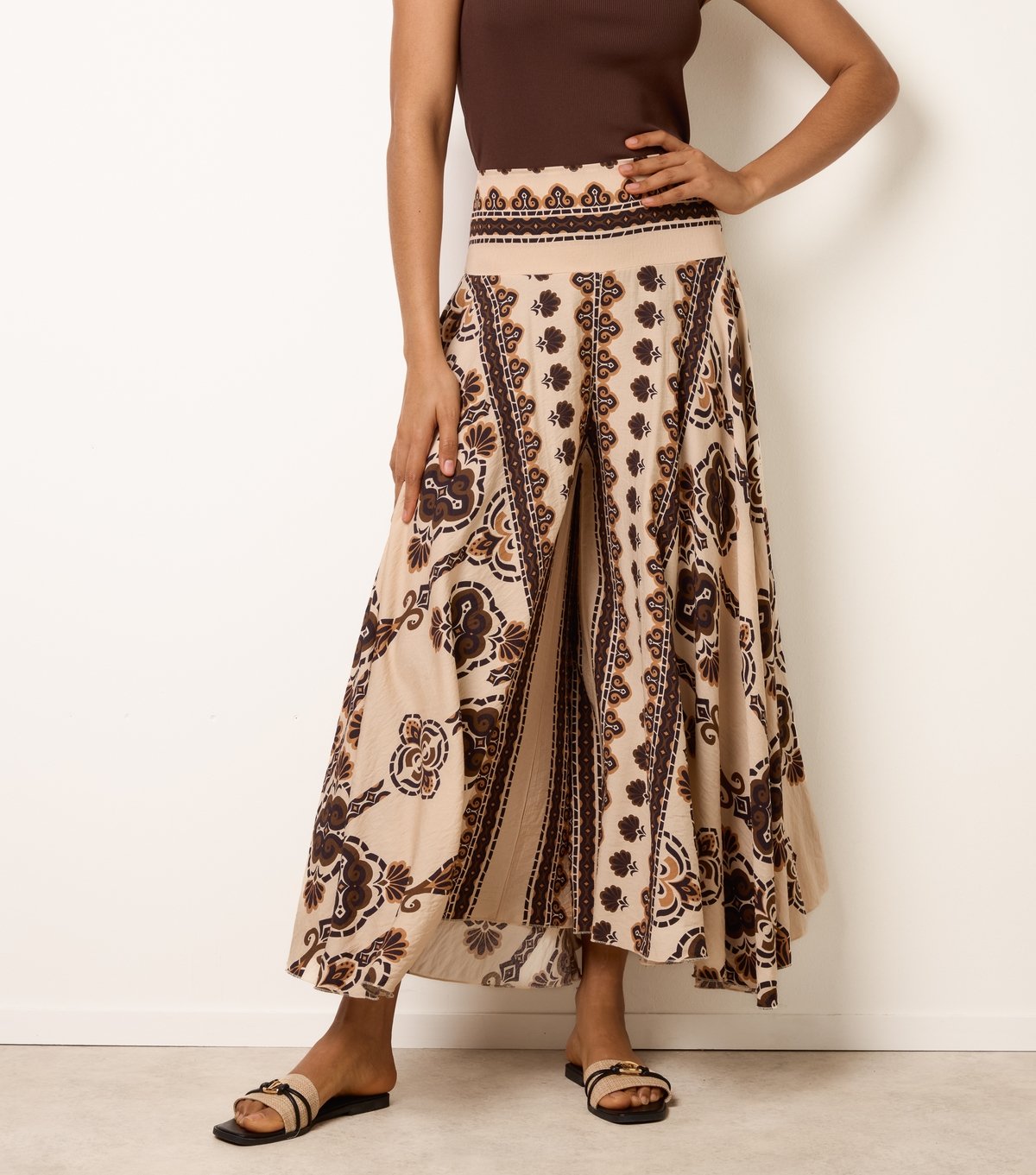 Blue Vanilla Women's Brown Paisley Deep Waist Flow Trousers Blue Vanilla New Look - 2