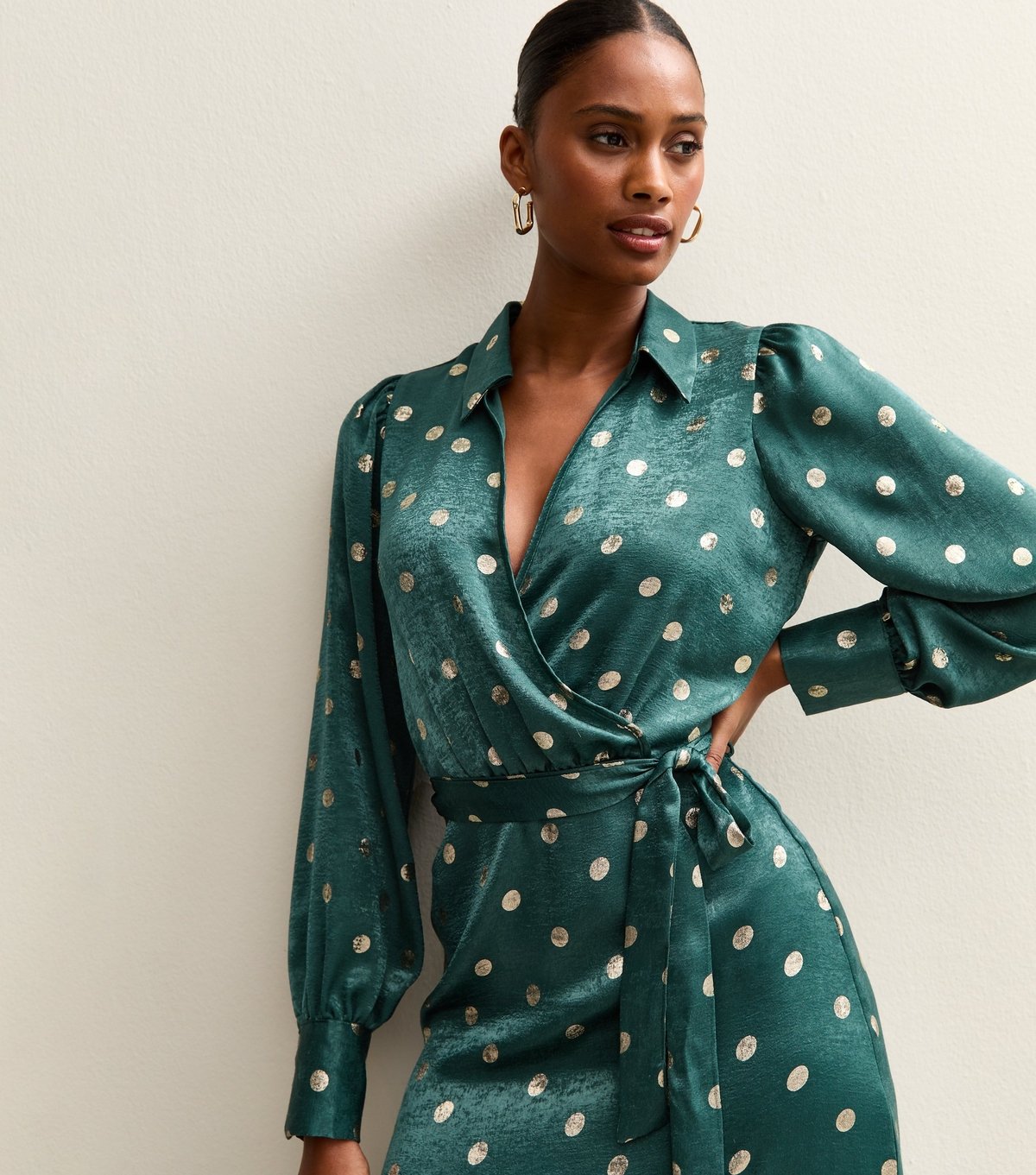 New Look Women's Green Spot Print Satin Wrap Midi Dress New Look - 3