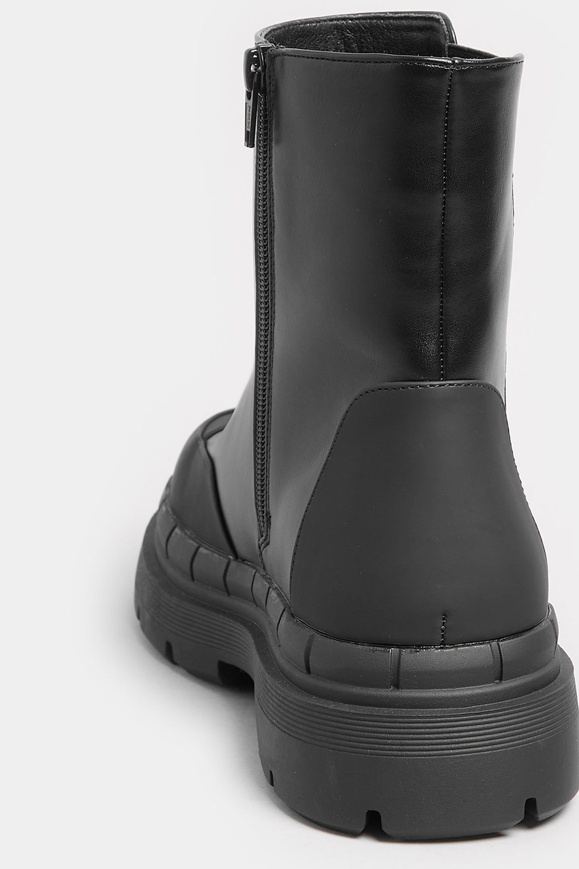 Yours Yours Women's Wide & Extra Wide Chunky High Chelsea Boots in Black - 4