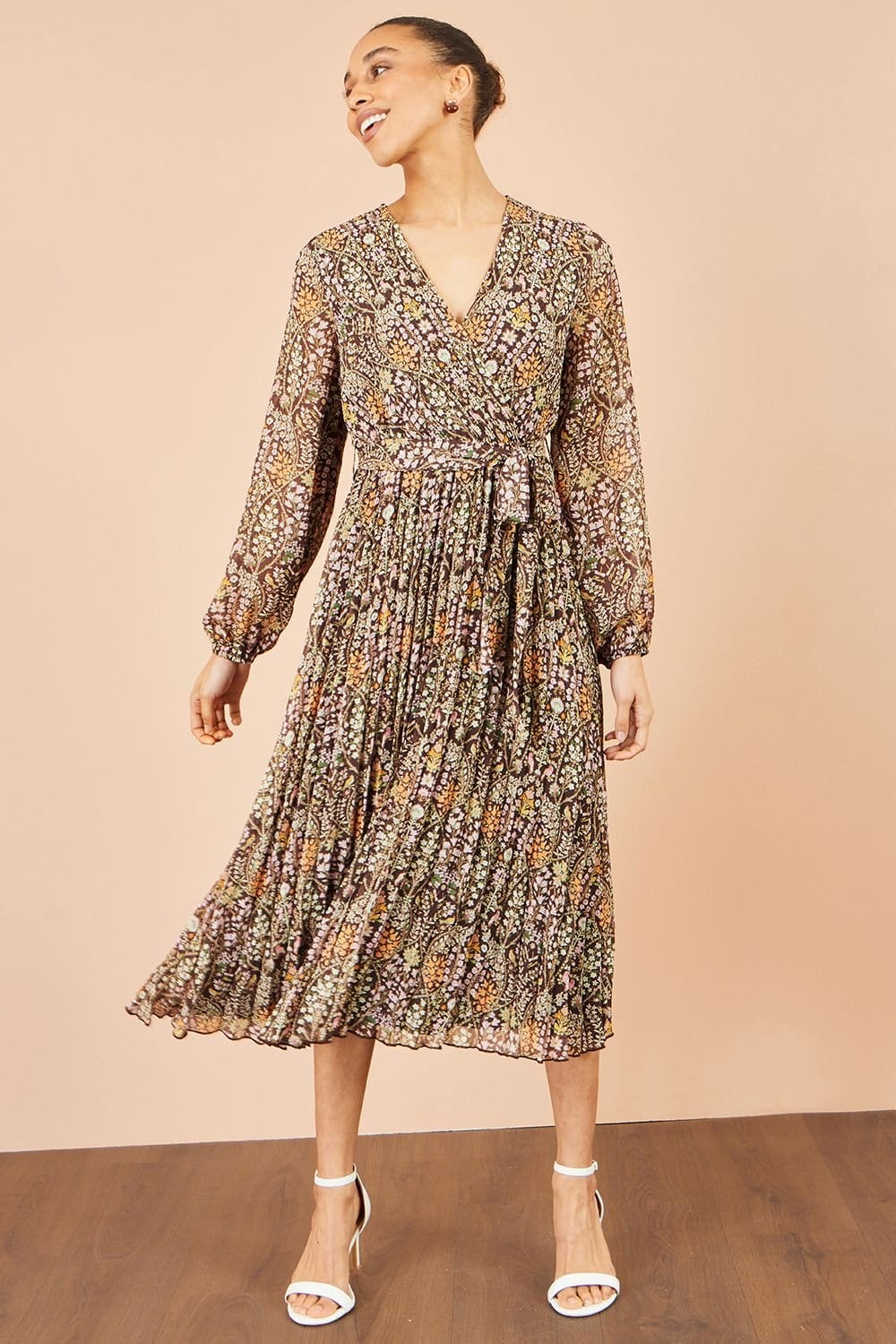 Yumi Yumi Women's Ditsy Floral Pleated Midi Dress in Brown - 4