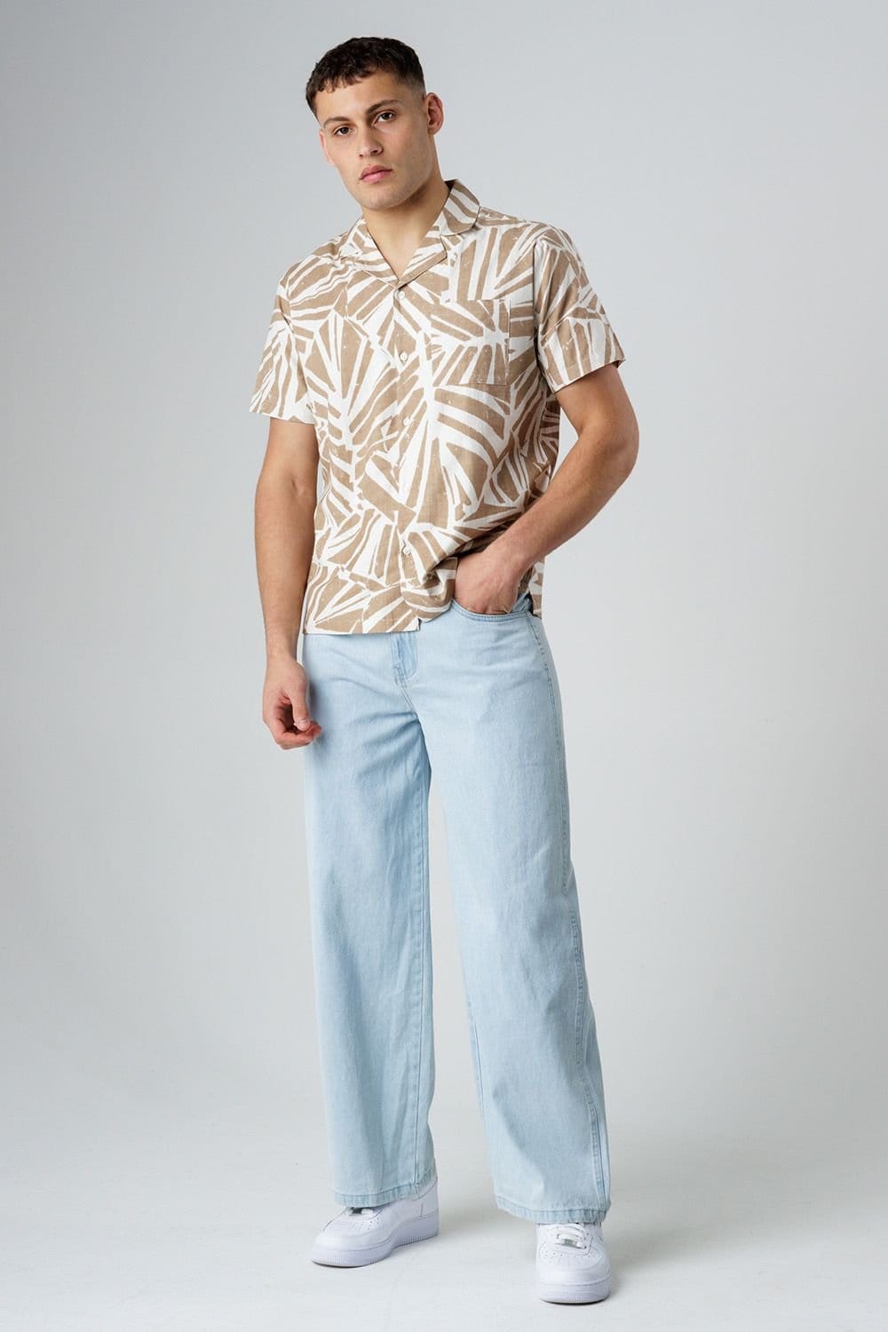 Influence Influence Men's Cotton Linen Blend Tropical Print Short Sleeve Button Shirt in Brown - 4