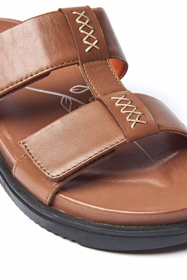 Moshulu Moshulu Women's 'Atlanta' Lightweight Chunky Gladiator Sandals in Tan - 3