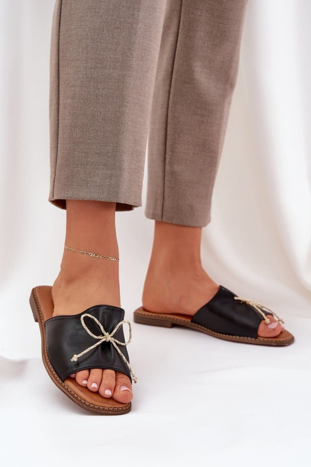 Love Lace Love Lace Women's Elegant Flat Heel Bow Flip Flops with Soft Comfort Insole in Black