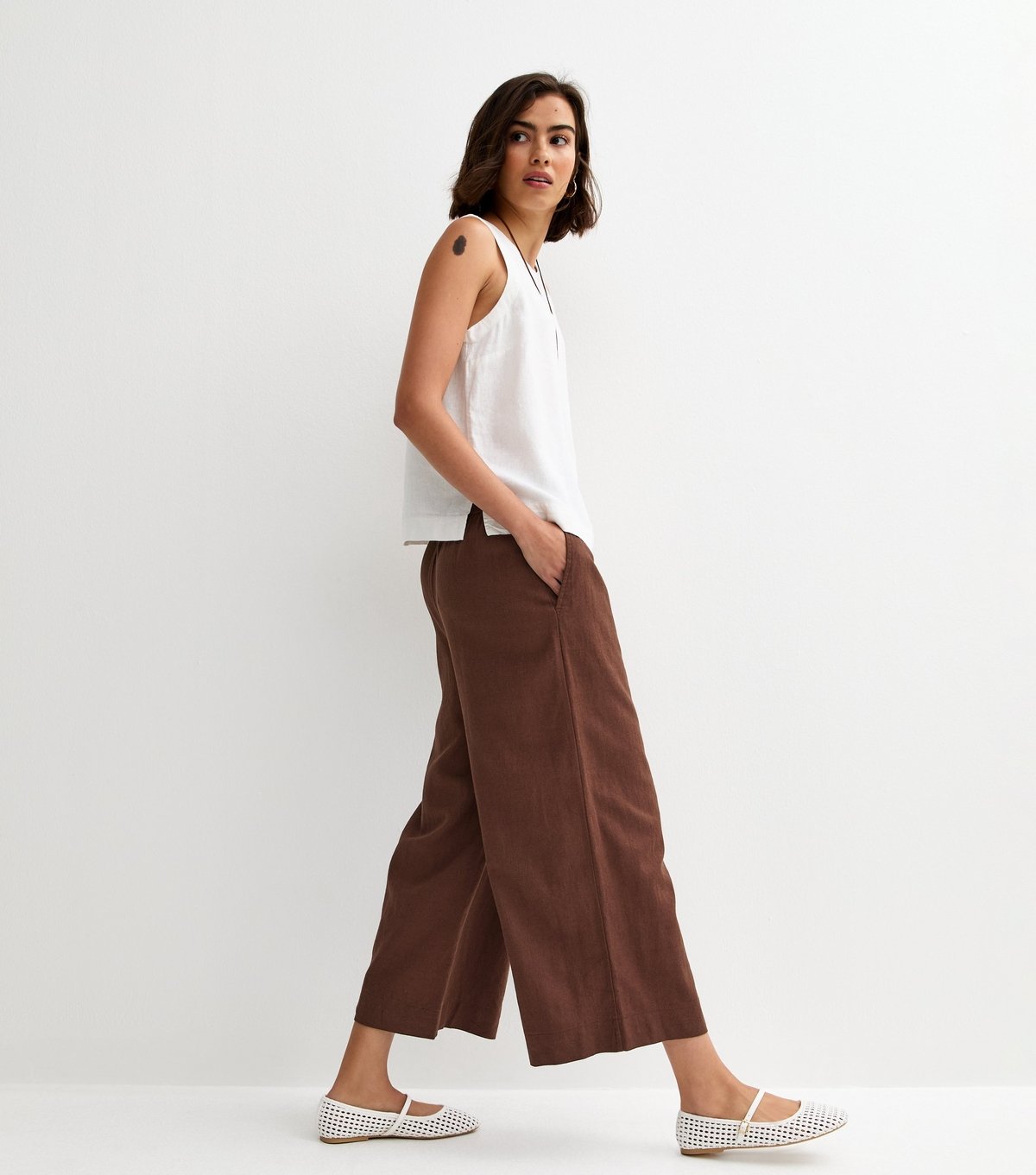 New Look Women's Brown Linen Blend Crop Trousers New Look - 3