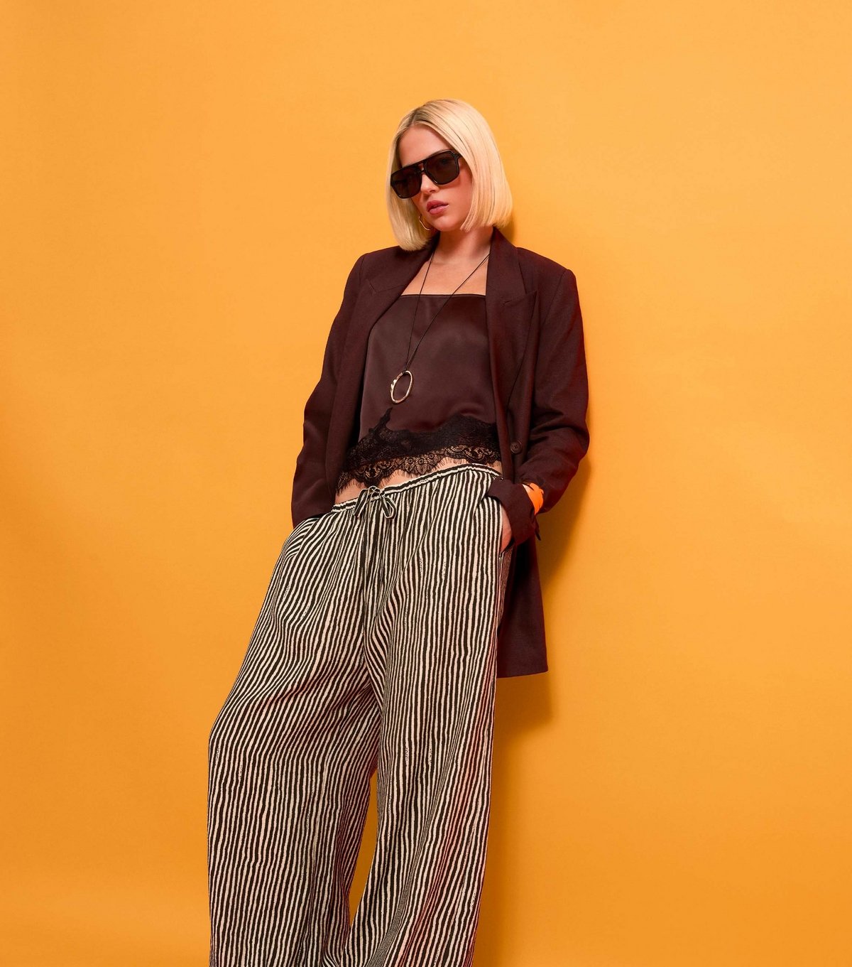 New Look Women's Brown Striped Tapered Cuff Trousers New Look - 2