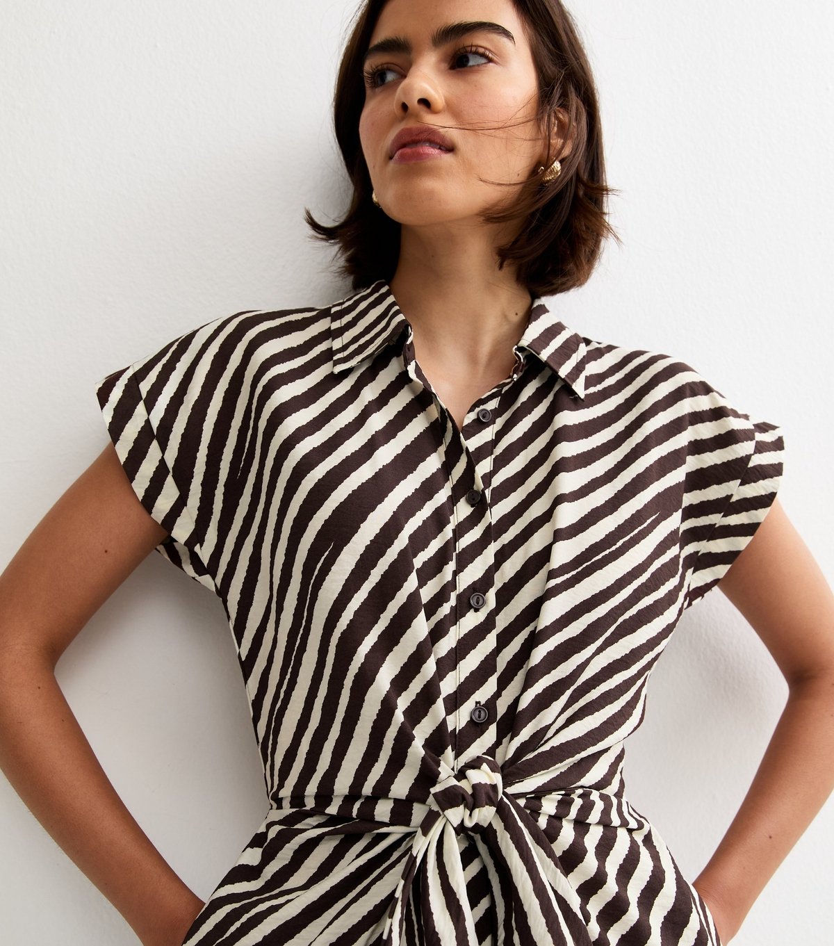 New Look Women's Brown Striped Tie Front Midi Shirt Dress New Look - 2