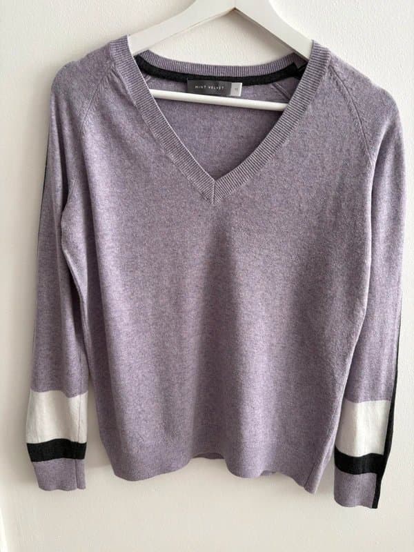 Mint Velvet Mint Velvet Lilac Purple V-Neck Jumper XS – Cashmere Blend – Stripe Cuffs