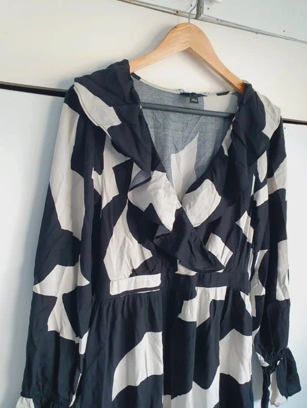 River Island River Island black ecru long dress size UK 10