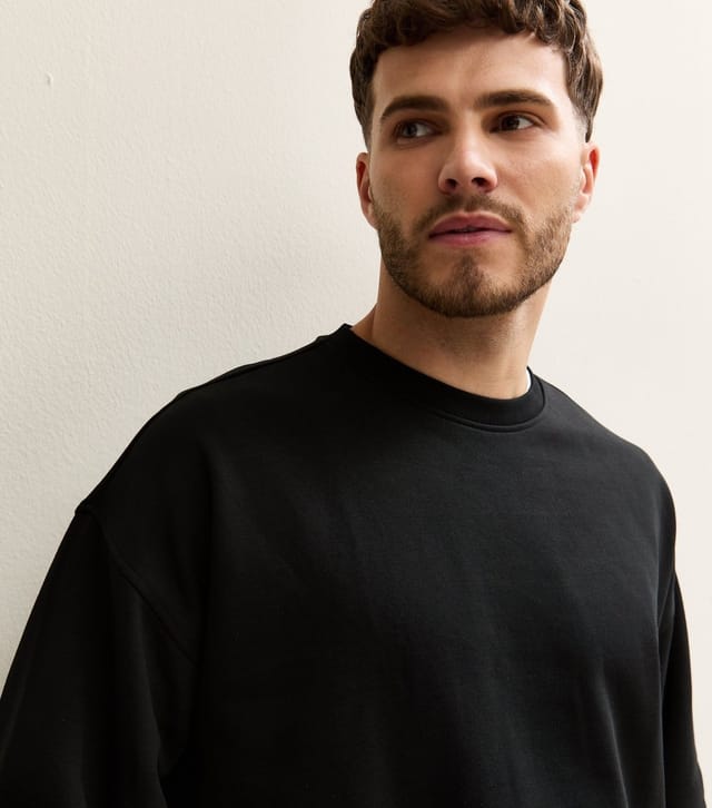 New Look Men's Black Oversized Crew Neck Sweatshirt New Look - 2