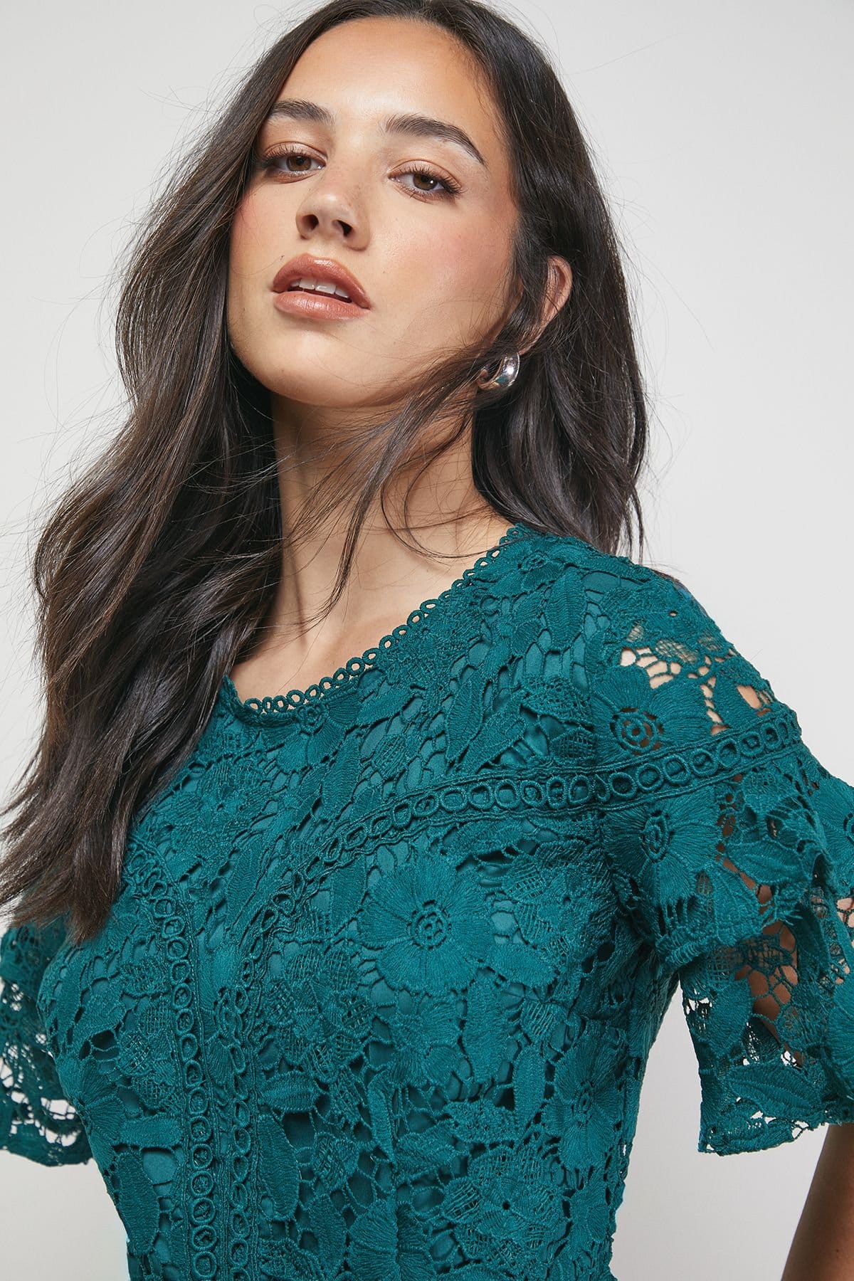 Oasis Oasis Women's Lace Trim Detail Frill Sleeve Mini Dress in Green - 4