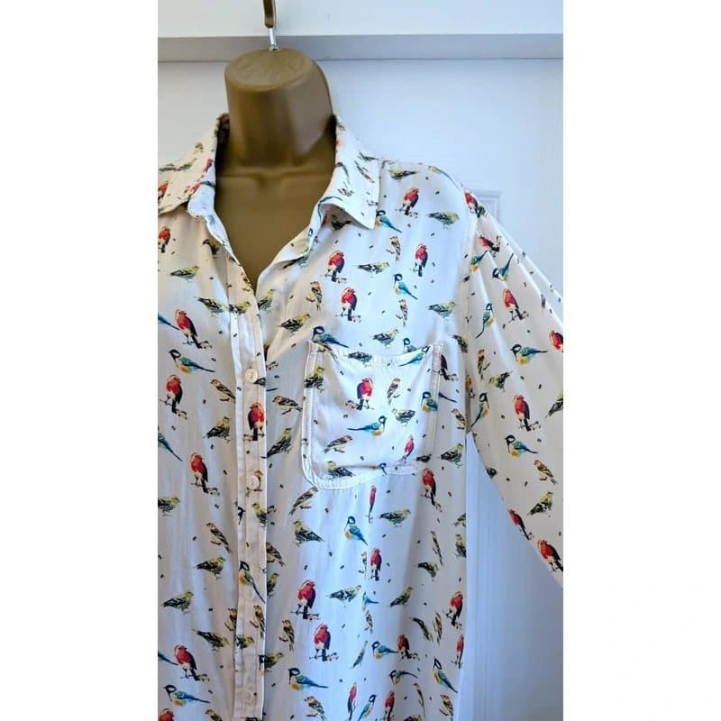 Velvet Heart Velvet Heart Cream Bird Print Rayon Blouse Shirt Long Sleeves Size L