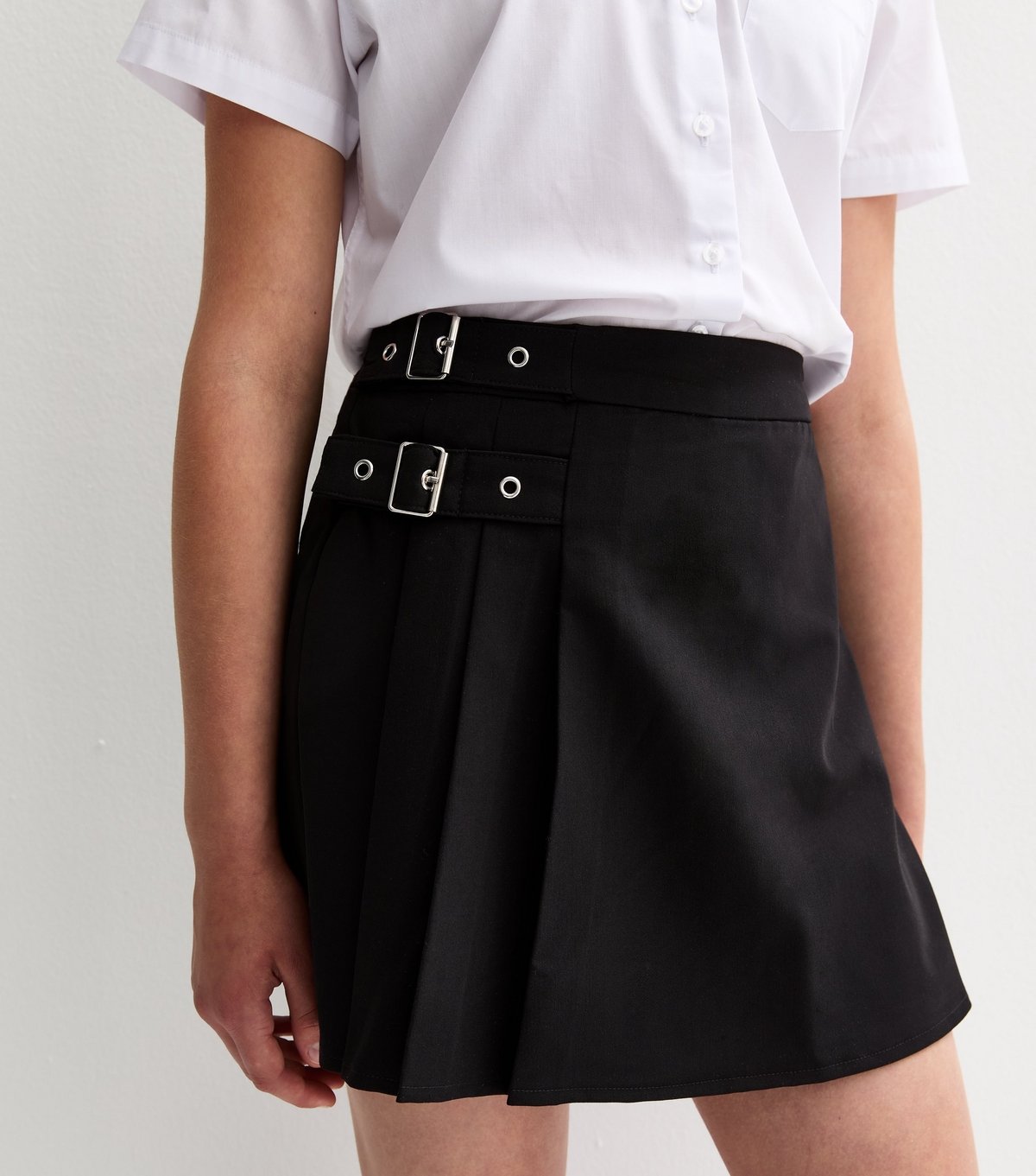 New Look Girls' Black Buckle Trim School Skort New Look - 2