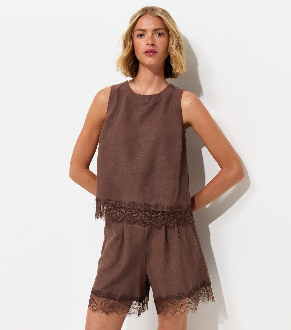 New Look Women's Dark Brown With Cotton Lace Hem Shorts New Look