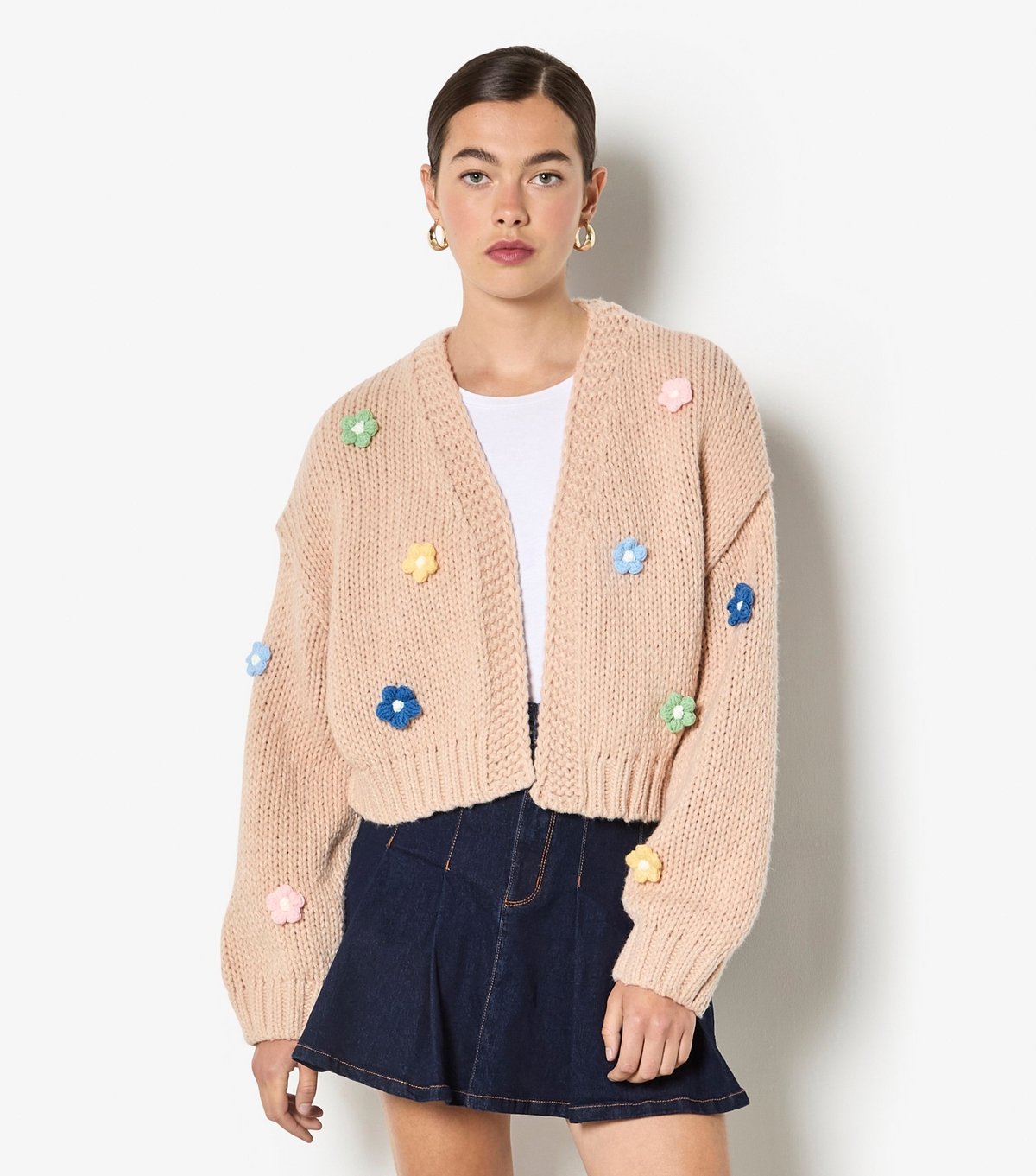 Apricot Women's Stone Daisy Appliqued Open Cardigan Apricot New Look - 2