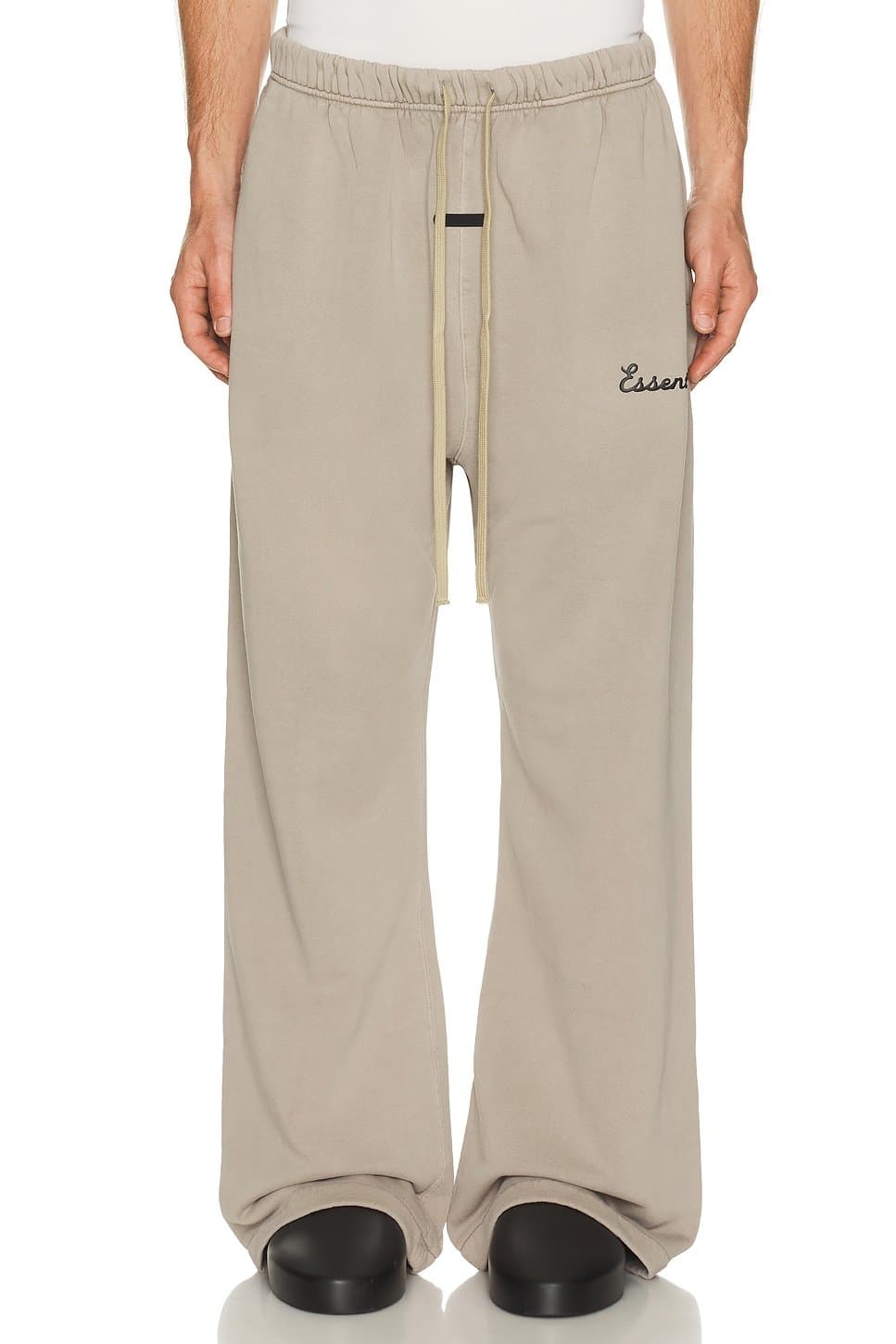 revolve Training Classic Fit Flare Sweatpant