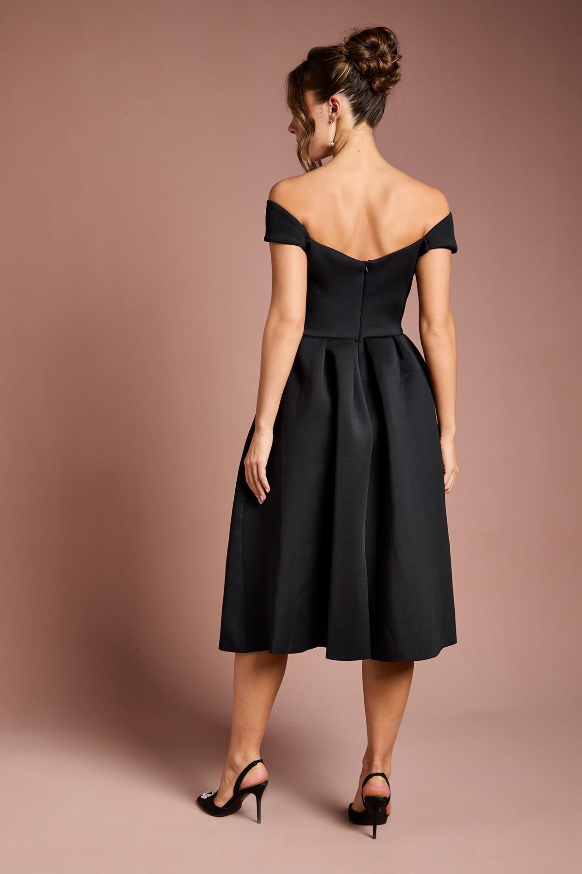 Coast Coast Women's Scuba Sweetheart Neckline Midi Dress in Black - 3