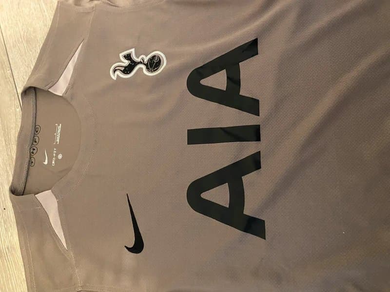 Nike Nike size large Tottenham Hotspur’s away kit football jersey shirt