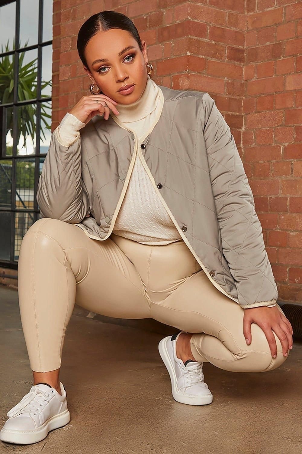 chi chi london Chi Chi London Women's Reversible Quilted Short Jacket in Cream - 4