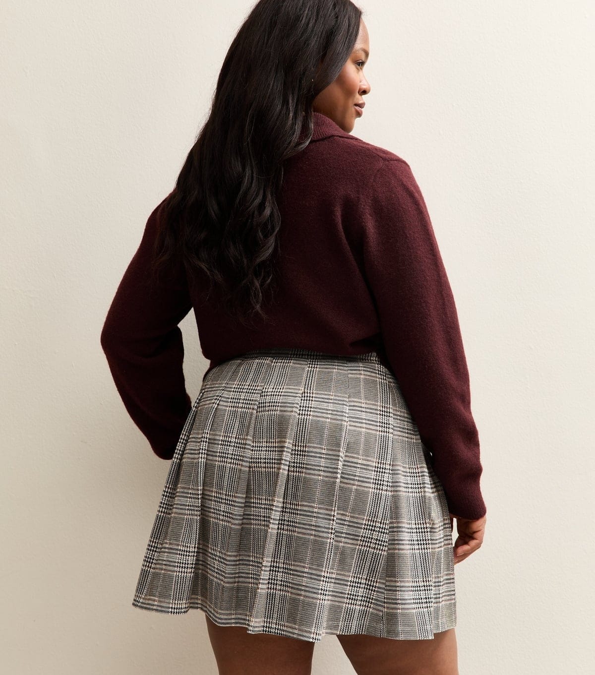 New Look Women's Plus Size Black Check Pleated Mini Skirt Curves New Look - 4