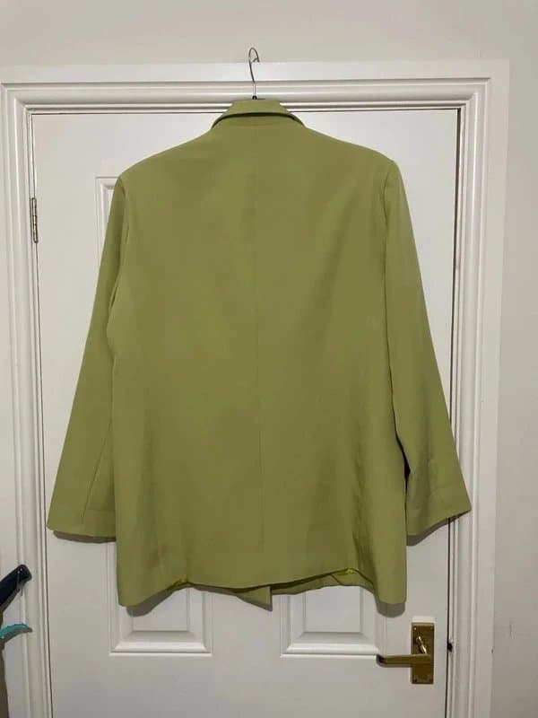 No Label Women’s blazer size 16-18