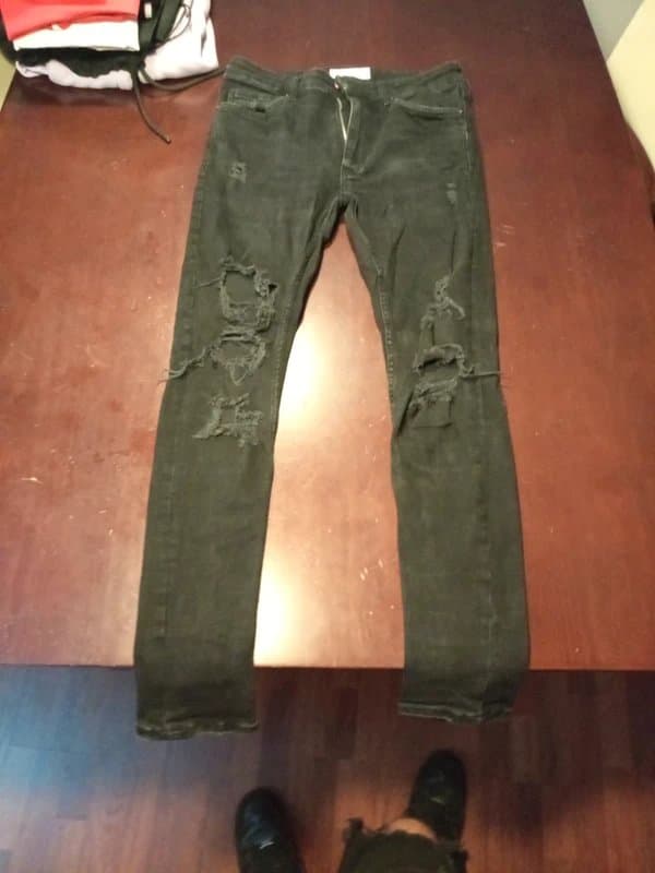 Bershka Pantalones rotos del Bershka negros.