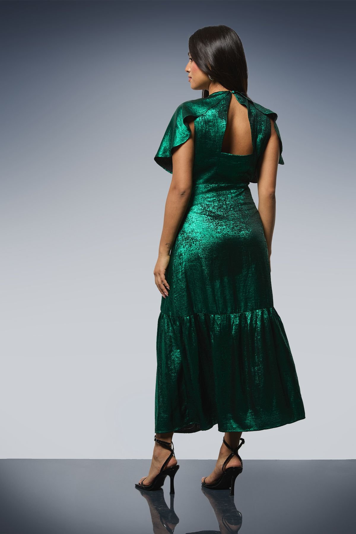 Dorothy Perkins Dorothy Perkins Women's Petite DP Luxe Cape Sleeve Metallic Satin Midaxi Dress in Green - 3