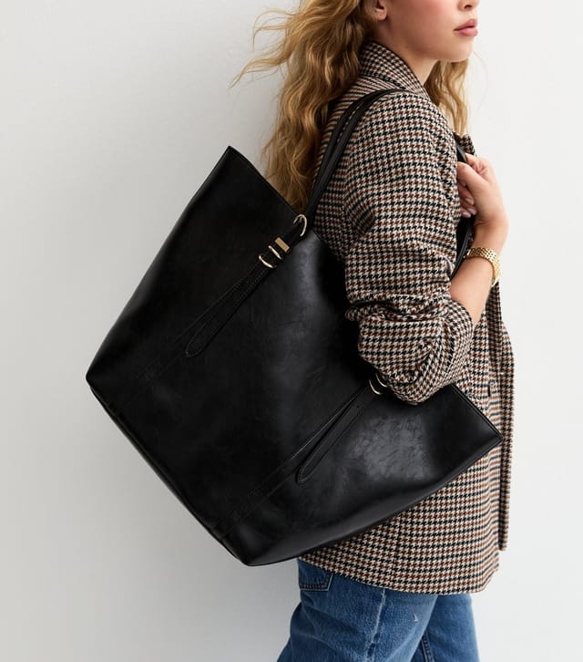 New Look Black Faux Leather Buckled Strap Tote Bag New Look - 2