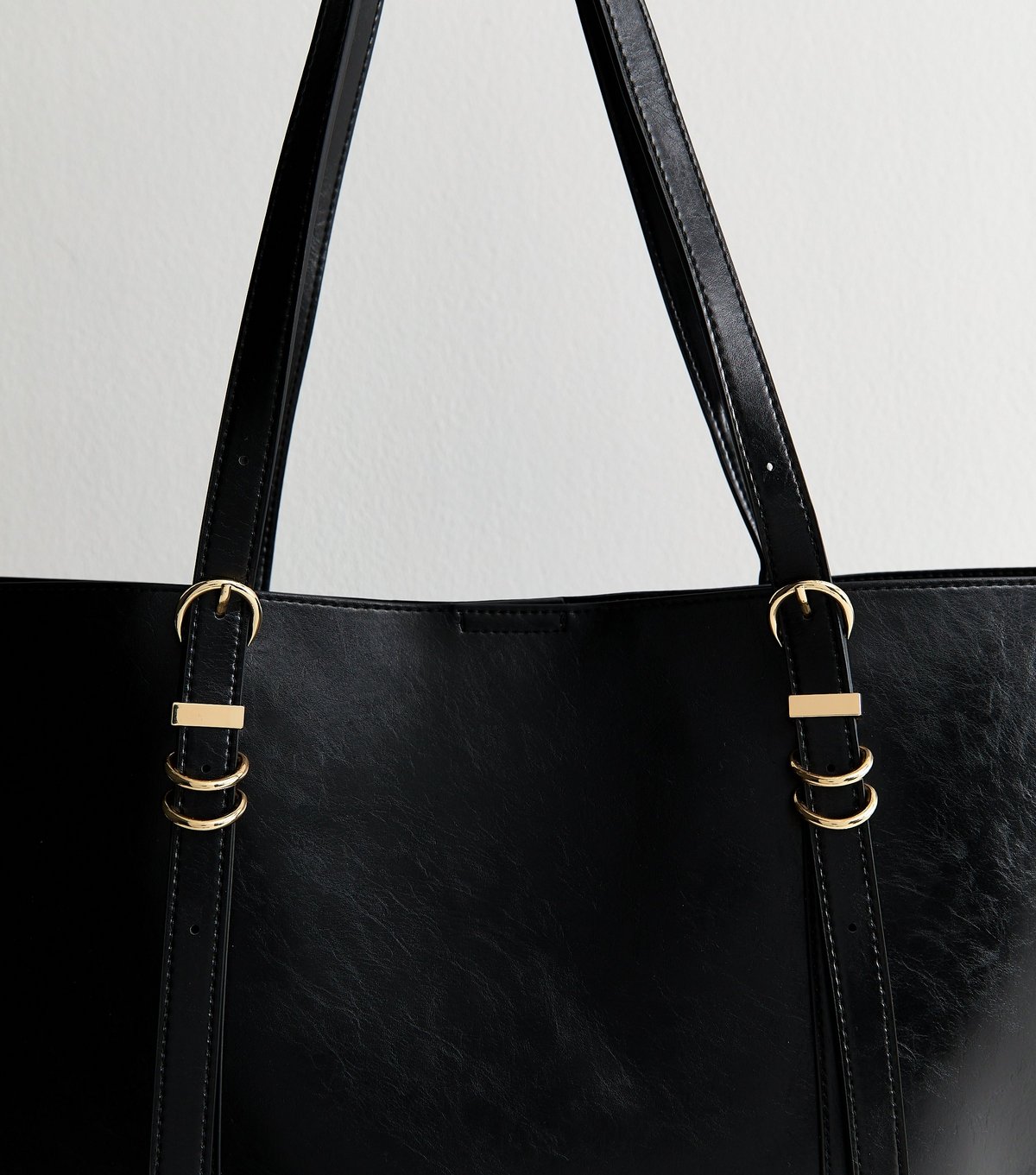 New Look Black Faux Leather Buckled Strap Tote Bag New Look - 3