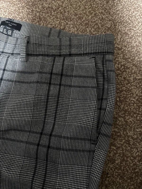 New Look New look Men grey checkered pants size UK 34R