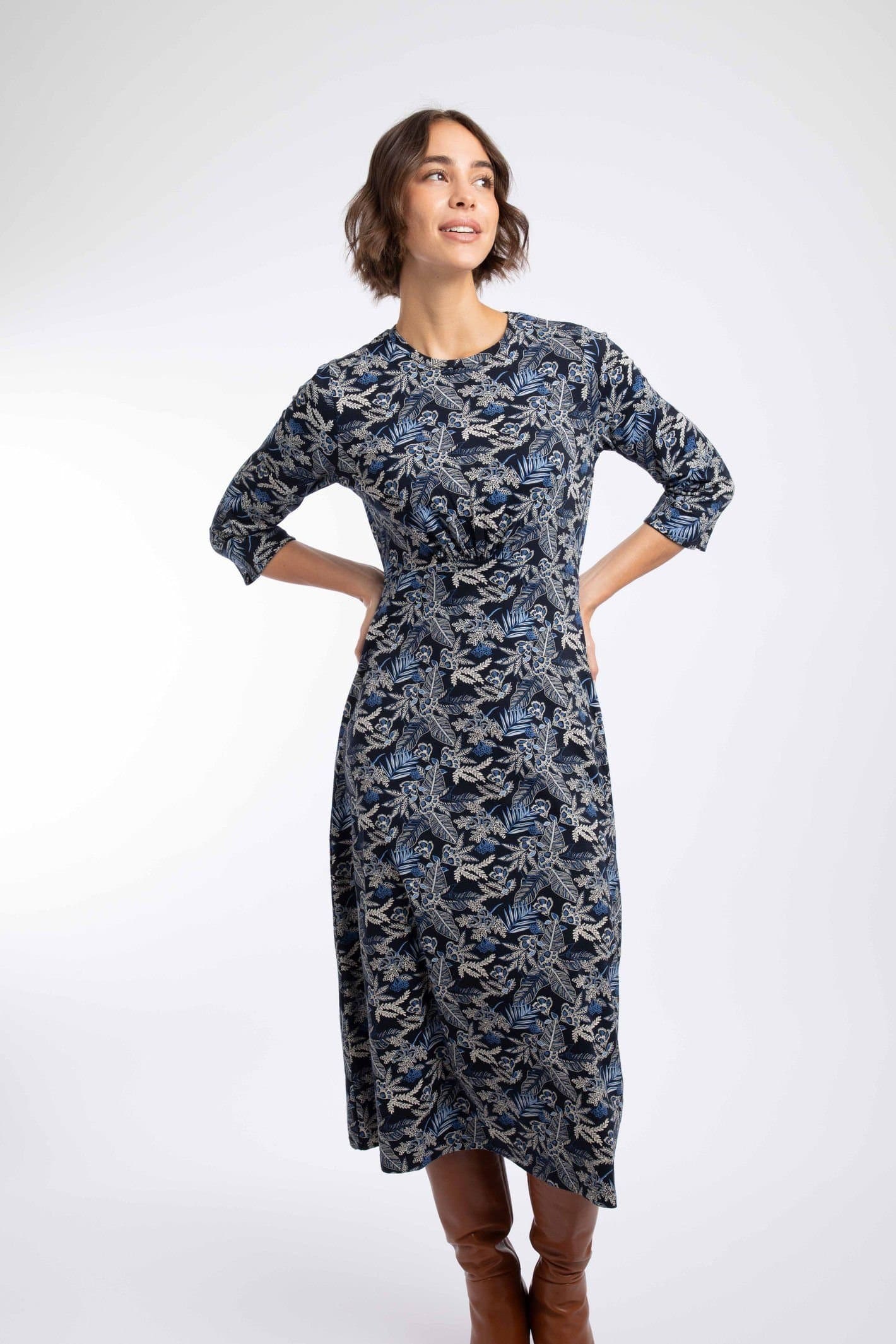 Weird Fish Weird Fish Women's Felicity Printed Jersey Midi Dress in Blue
