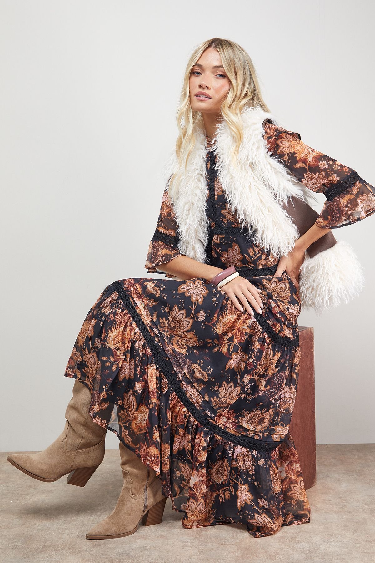 Oasis Oasis Women's Mongolian Faux Fur Gilet in Mink - 3