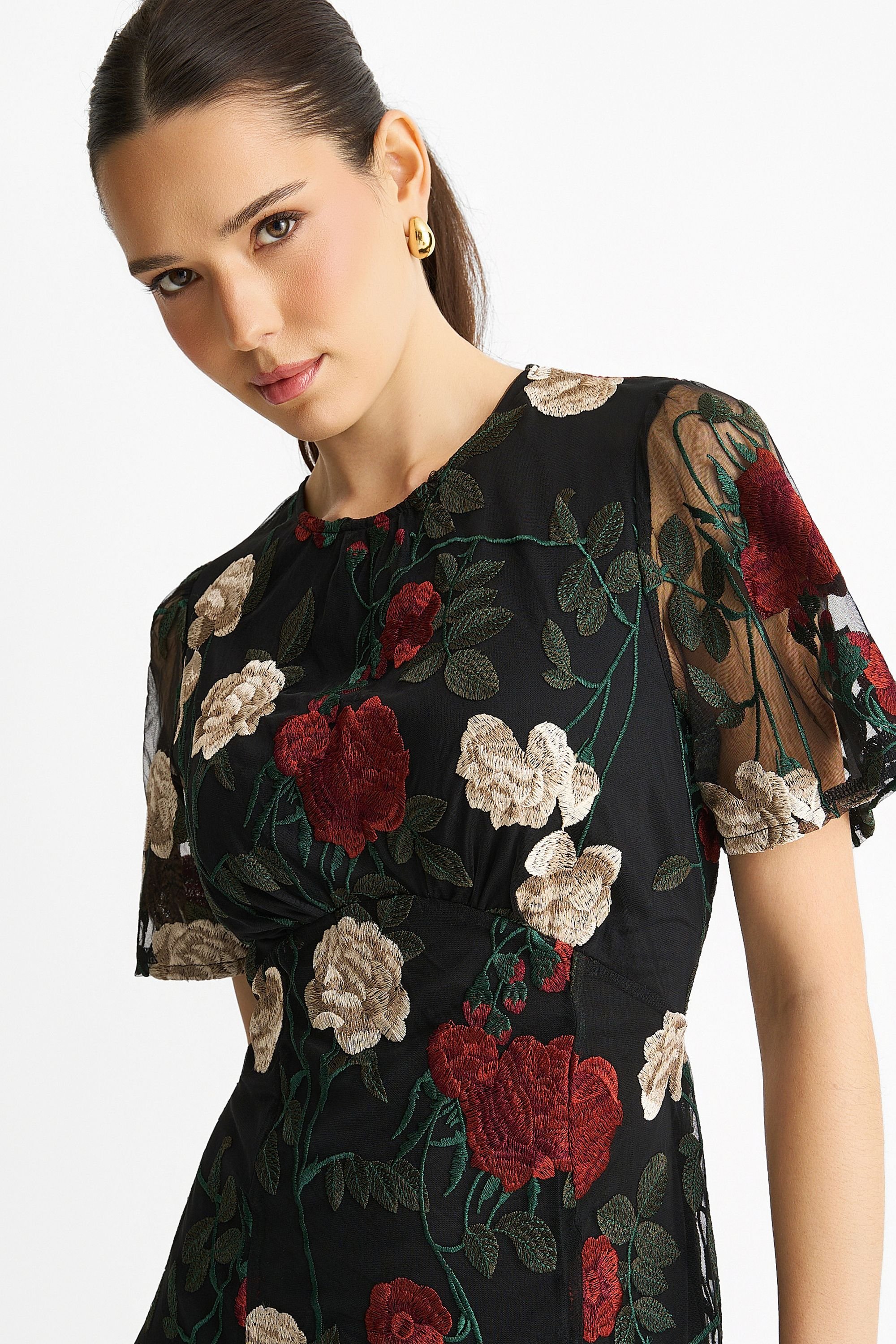 Gini London Gini London Women's Black Angel Sleeves Embroidered Occasion Midi Dress - 2