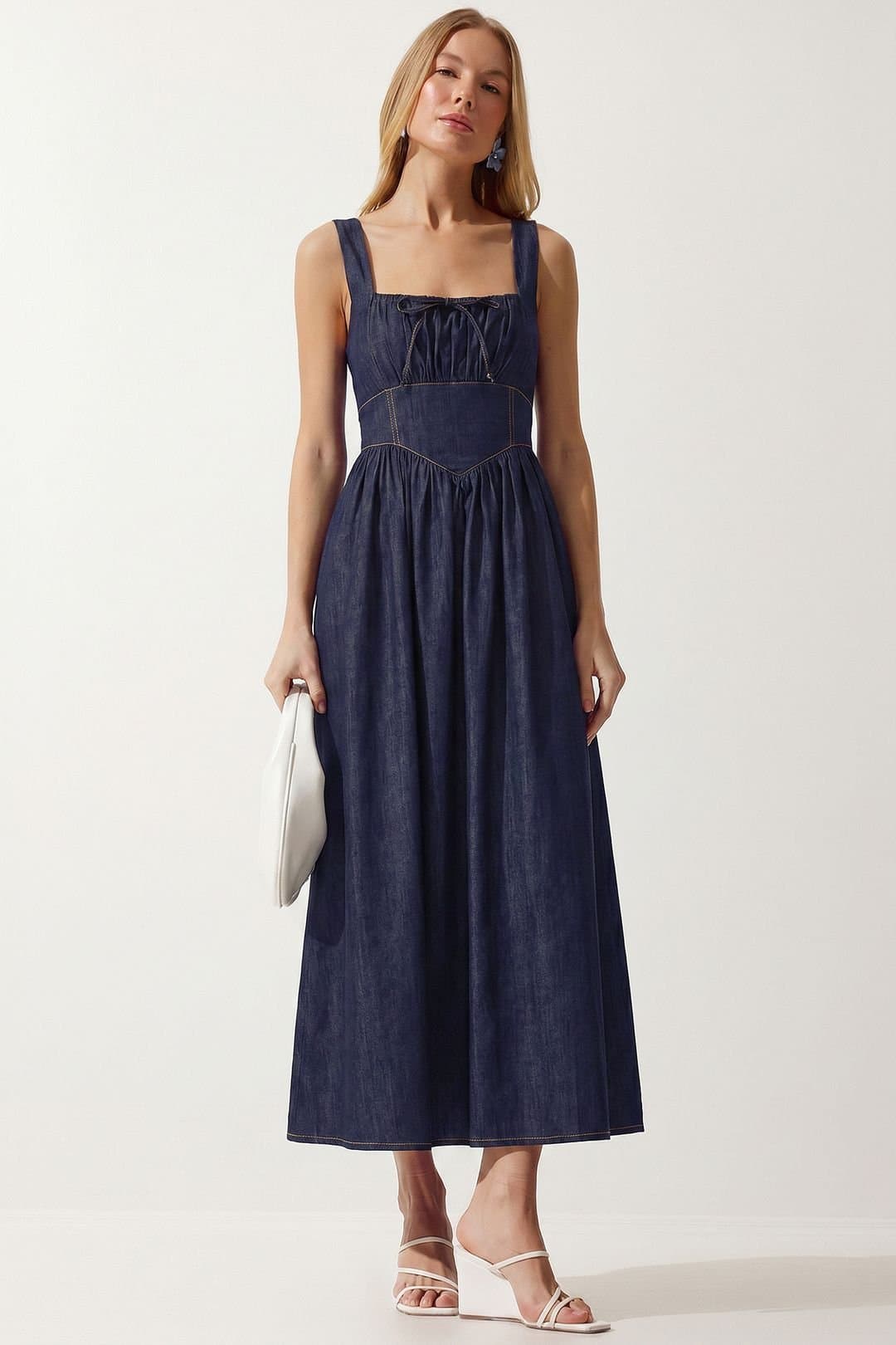 Happiness Istanbul Happiness Istanbul Women's Sleeveless Cotton Denim Midi Dress in Dark Indigo