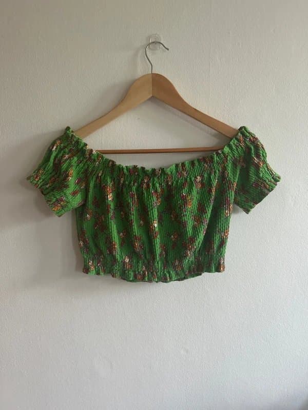 Topshop Topshop green off the shoulder floral crop top size 10
