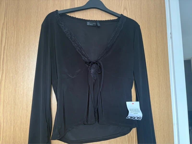 ASOS ASOS slinky flared sleeve lace top