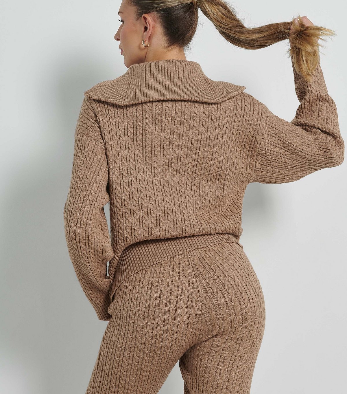 Rise Women's by Zara McDermott Tan Cable Knit Quarter Zip Jumper Rise New Look - 3