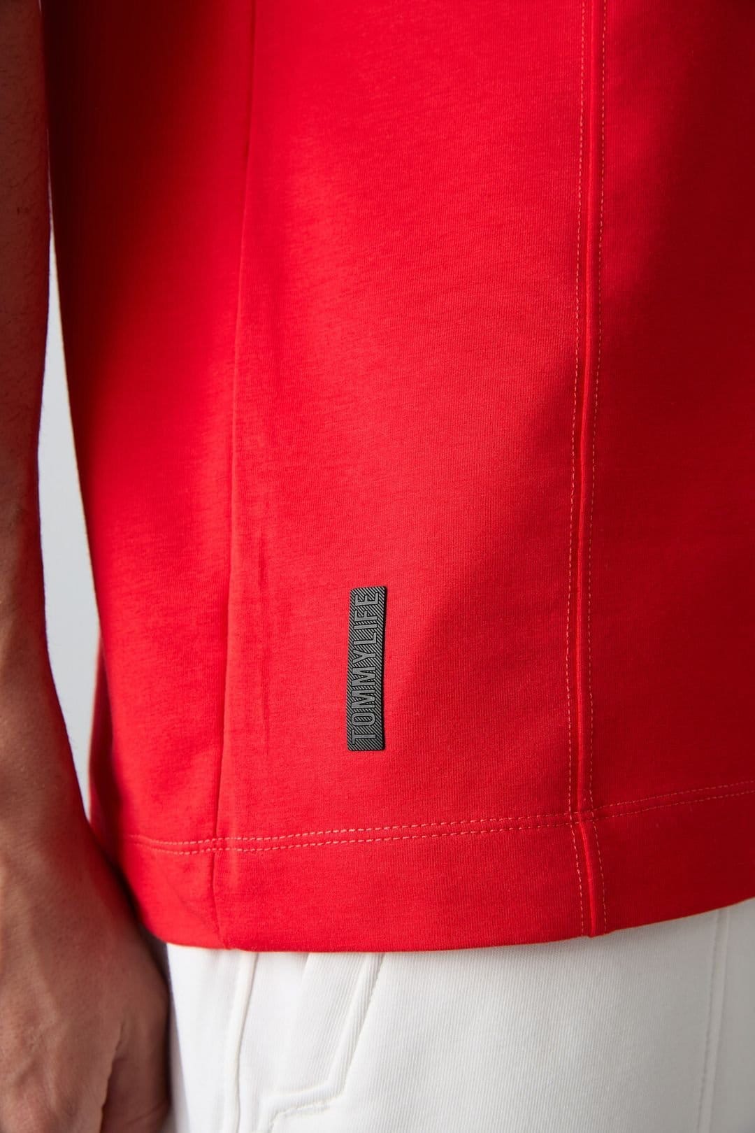 Tommy Life Tommy Life Men's Oversized Crew Neck T-shirt in Red - 4