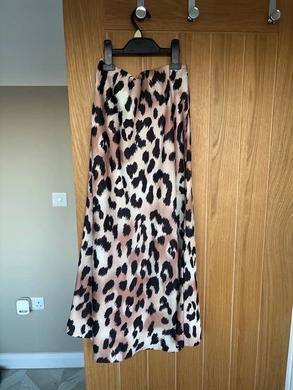 New Look Leopard print skirt