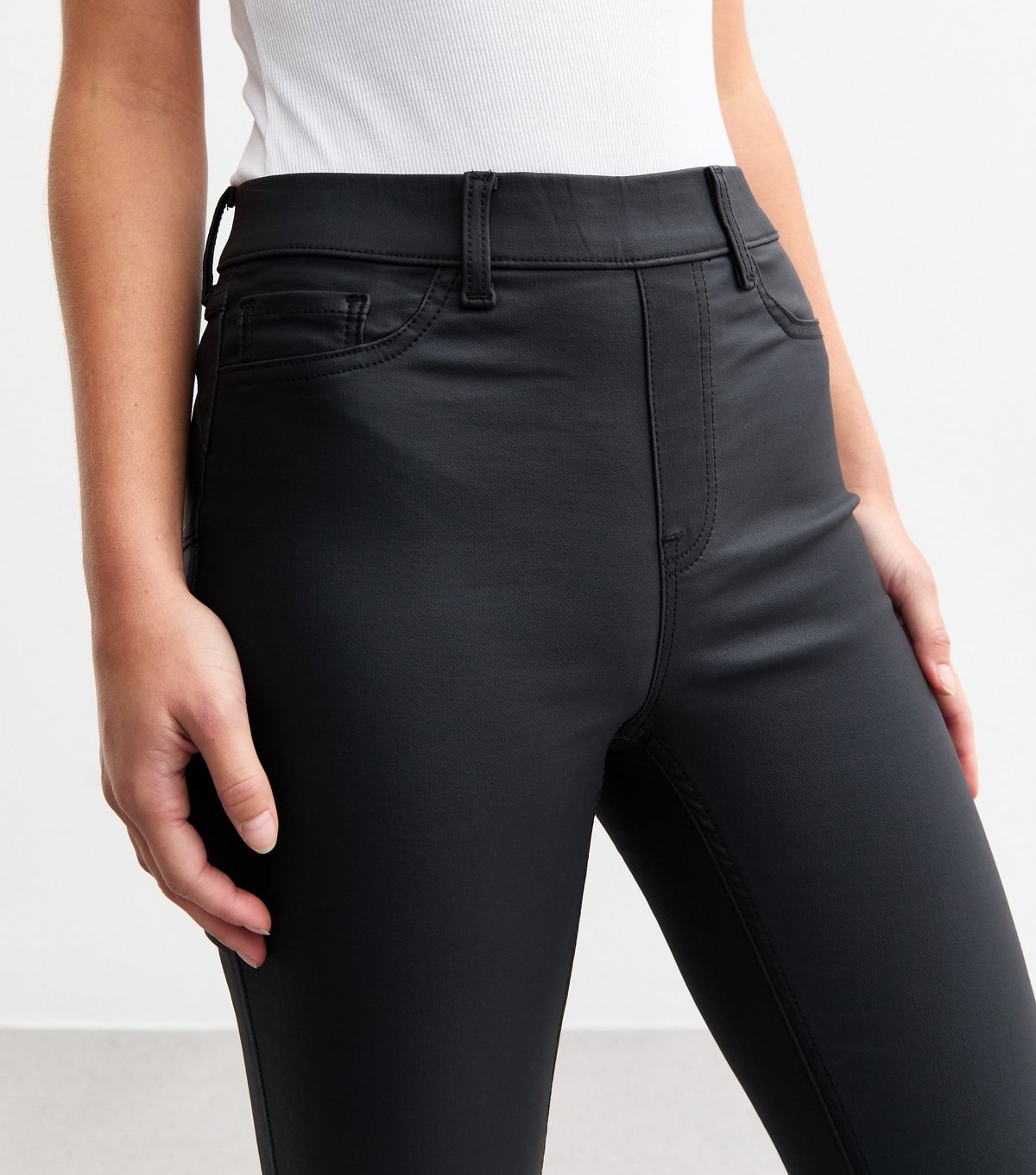New Look Women's Petite Black Coated Jeggings New Look - 4