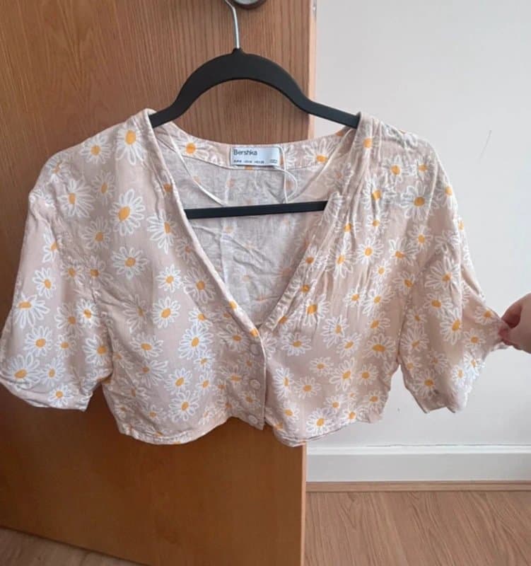 Bershka Floral crop top bershka