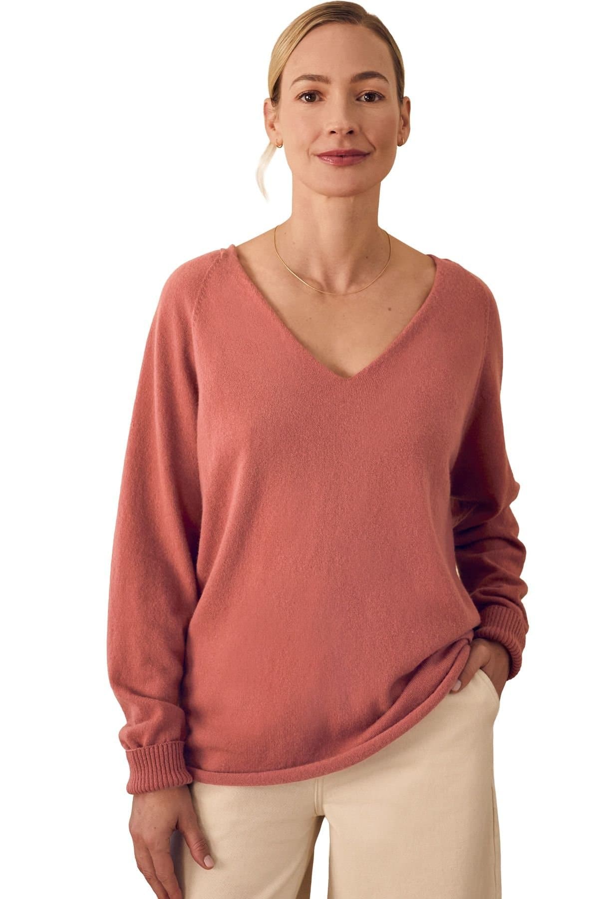 Celtic & Co Celtic & Co Women's British Geelong Relaxed V-Neck Sweater in Dusty Pink