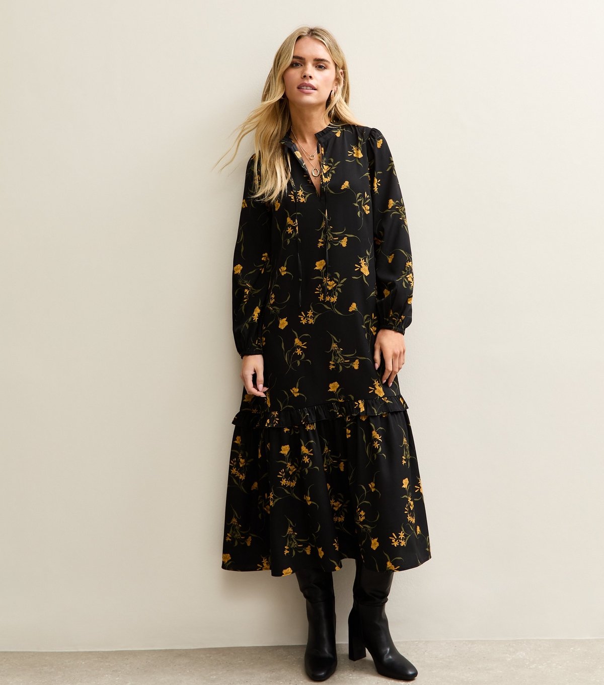 New Look Women's Petite Black Botanical Crepe Smock Midi Dress New Look - 3