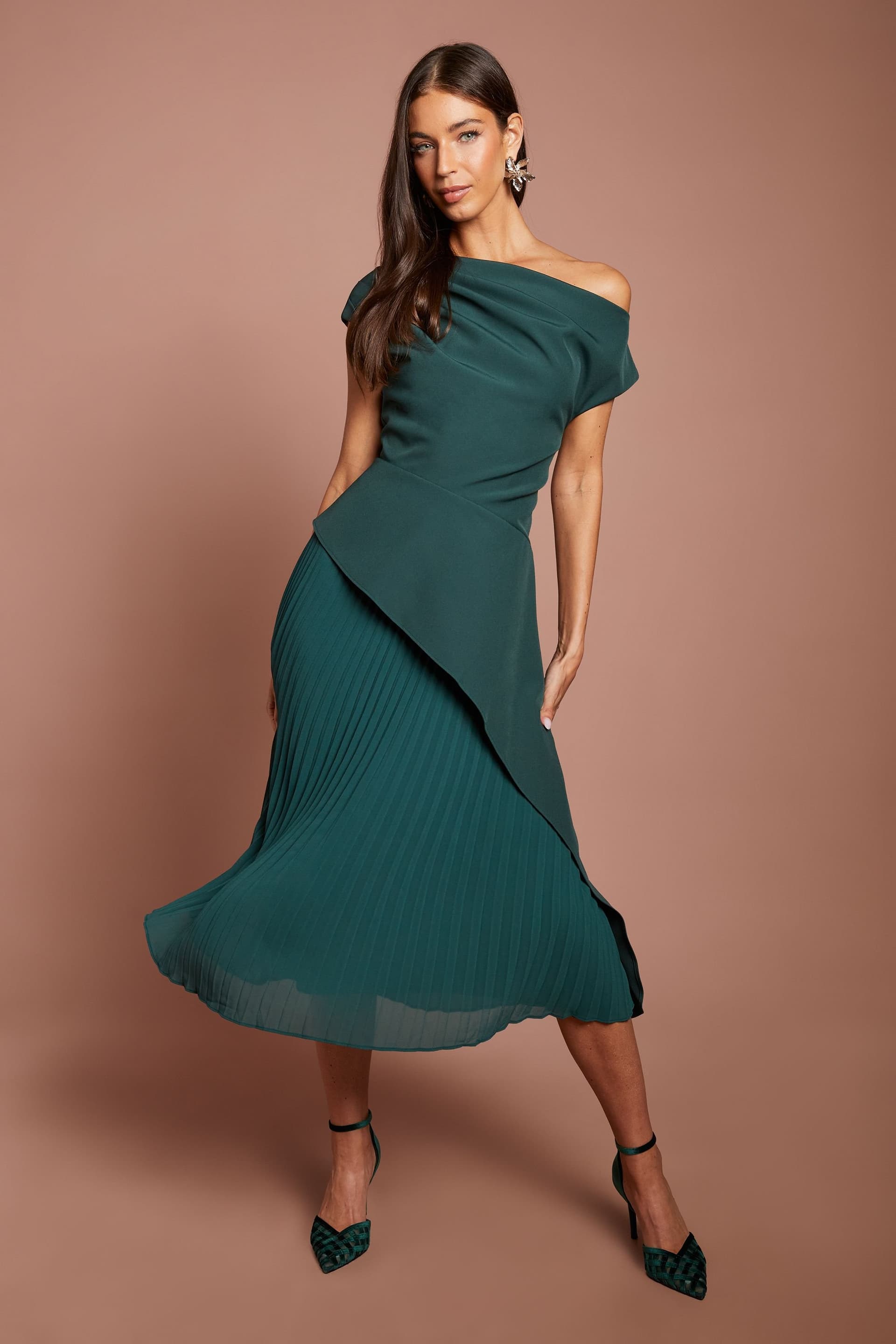 Coast Coast Women's Off The Shoulder Waterfall Detail Pleated Skirt Midi Dress in Emerald