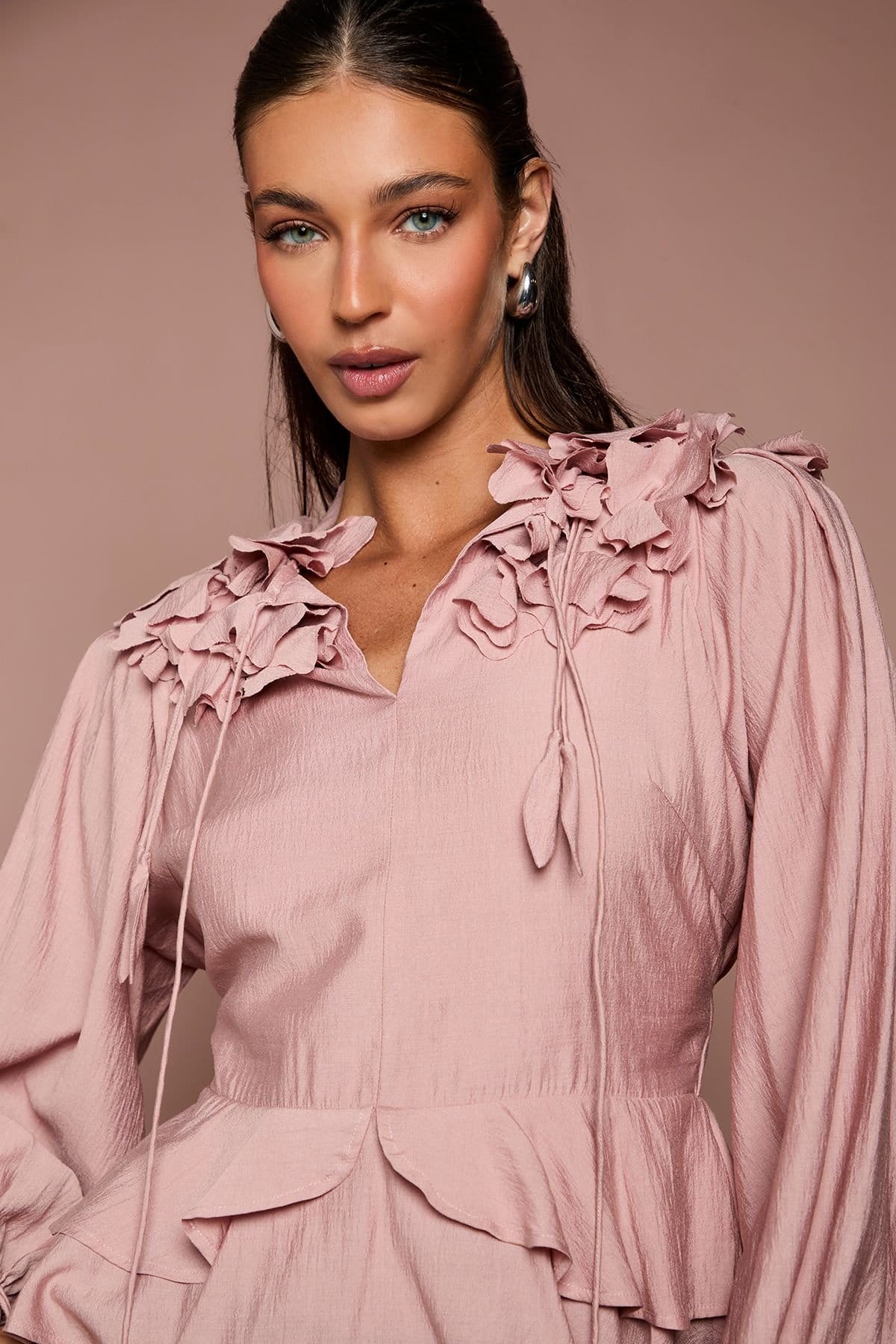Coast Coast Women's 3D Floral Blouson Sleeve Blouse in Blush - 4