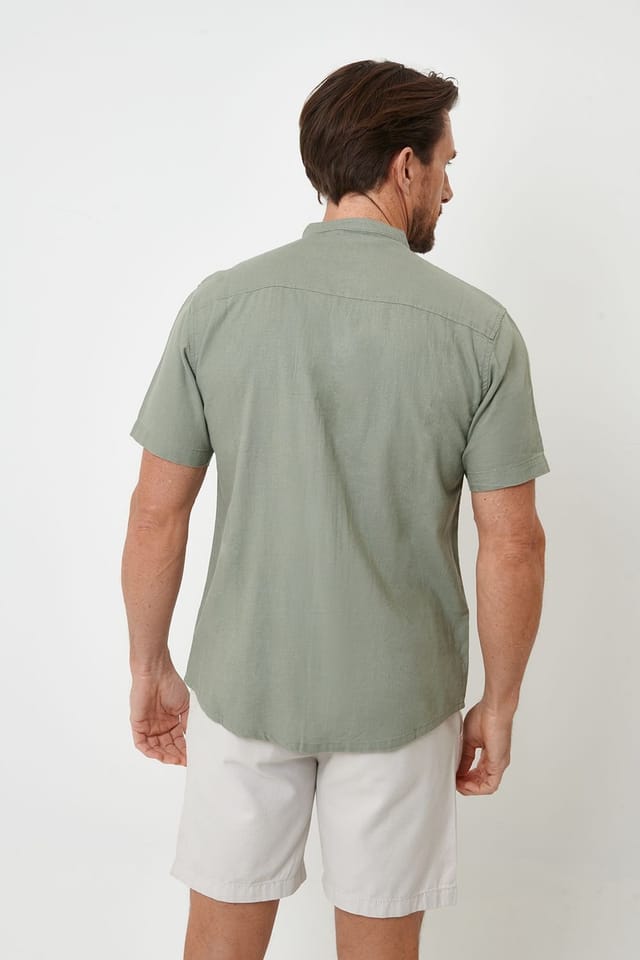 Threadbare Threadbare Men's Grandad Collar Linen Blend Short Sleeve Shirt in Pale Green - 2