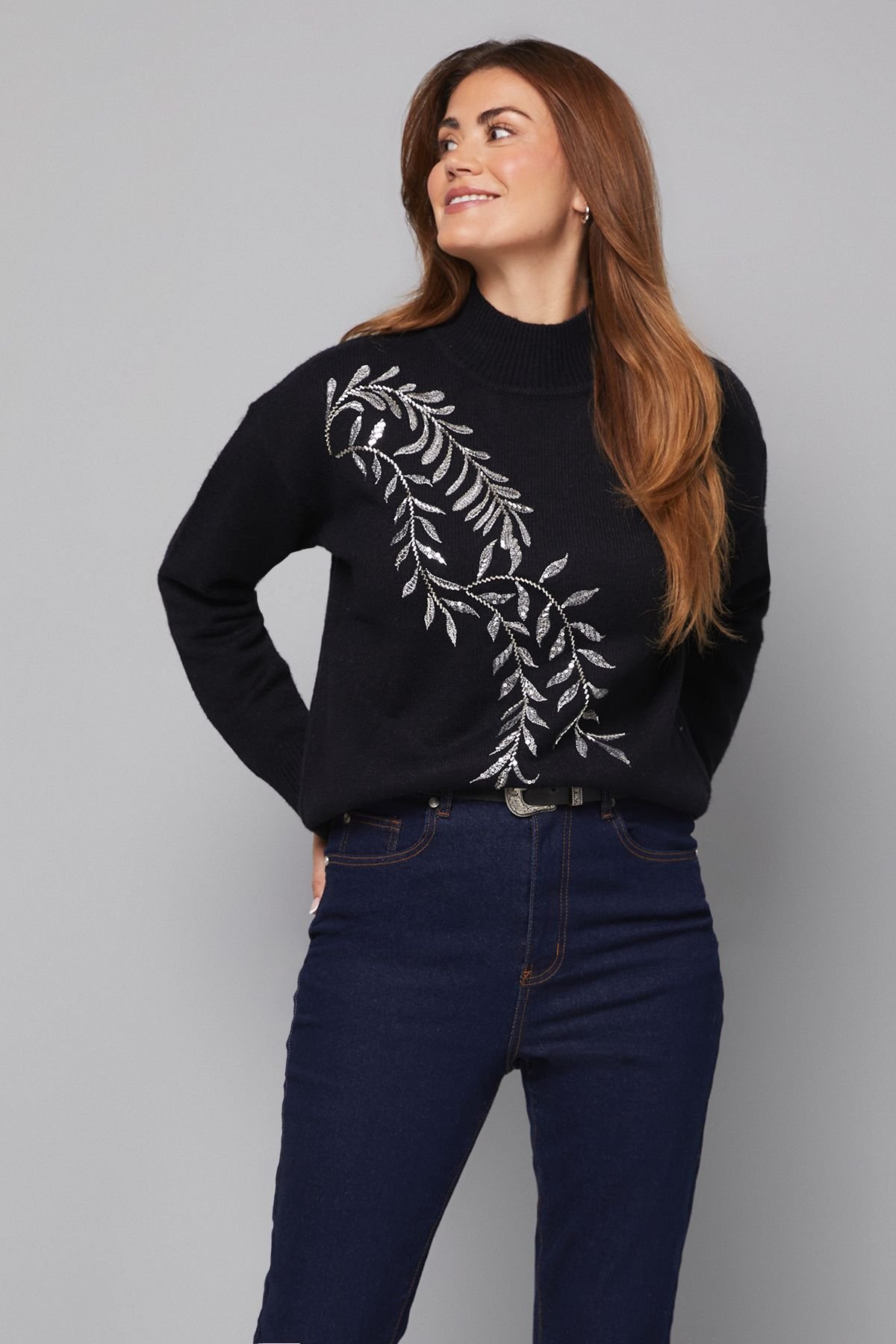 Wallis Wallis Women's Leaf Pattern Embellished Crew Neck Jumper in Black - 4