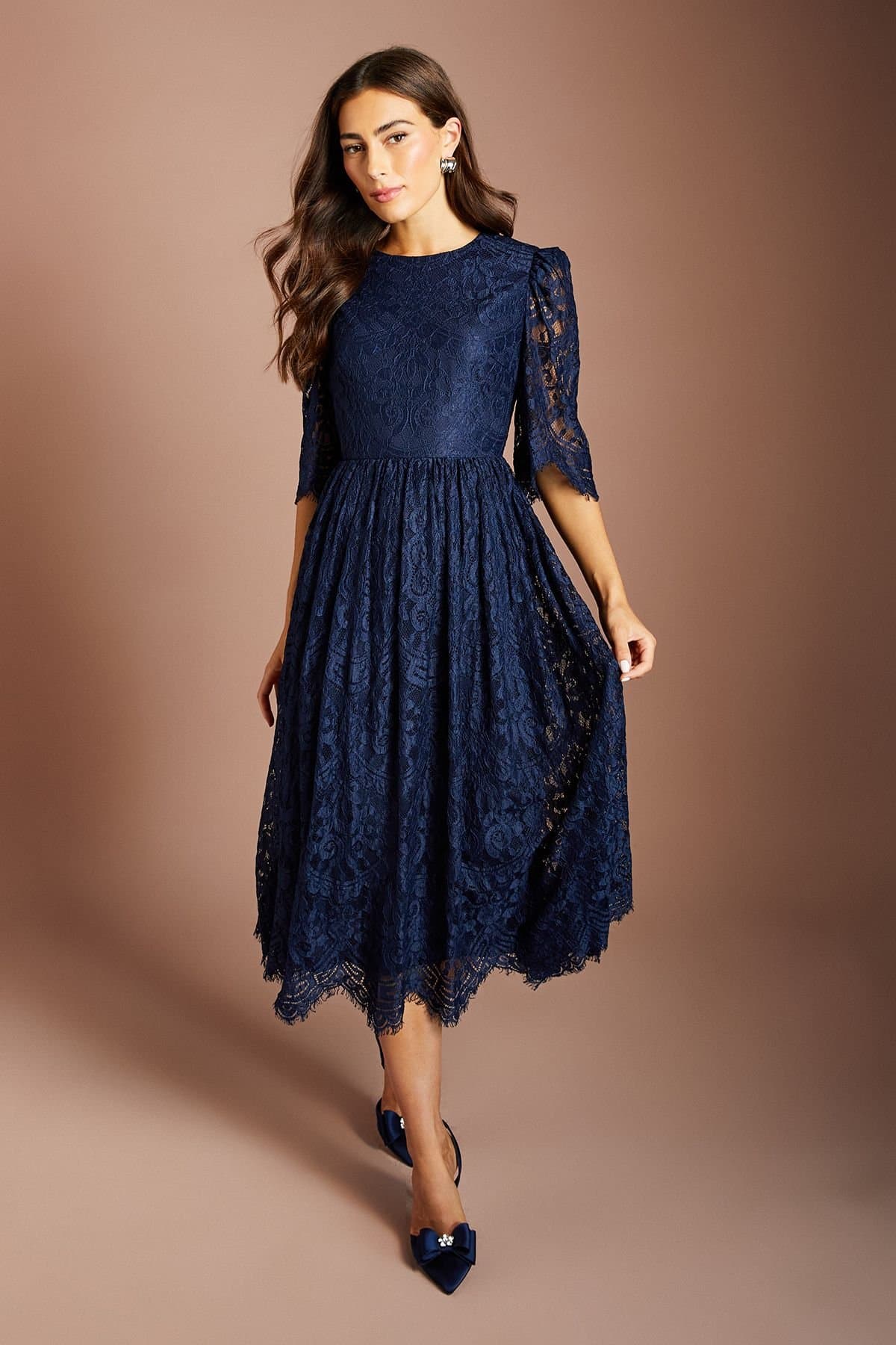 Coast Coast Women's Lace Short Sleeve Midi Dress in Navy